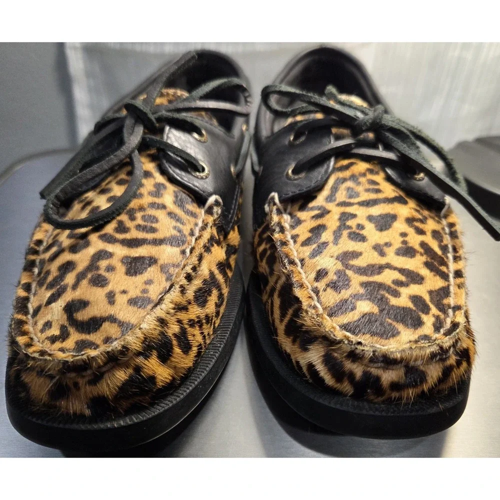 Sperry Boat Shoe Genuine Calf Fur/Leather Leopard Non Marking Sole 8.5‎